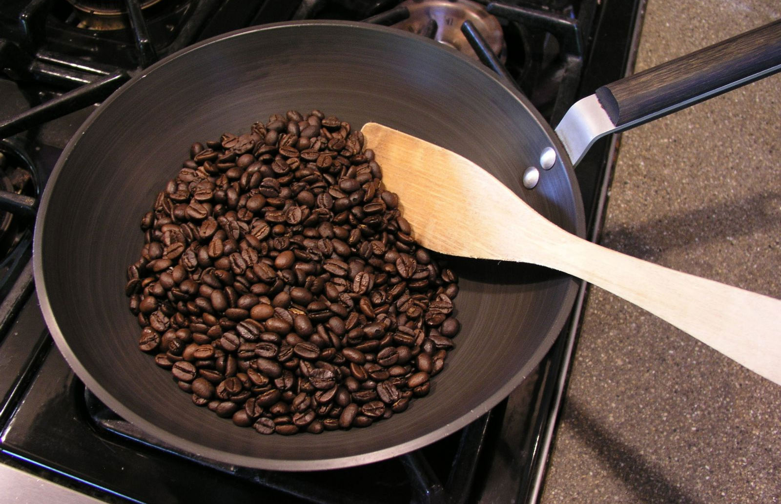 Обжарка кофе на сковороде